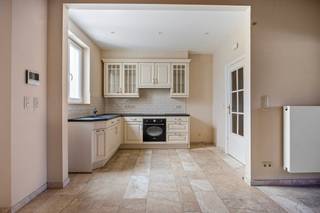 Deze rustig gelegen eengezinswoning met drie slaapkamers, aangename tuin en garage is een interessante kans voor wie op zoek is naar een...