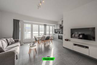 Dit instapklaar appartement op de tweede verdieping combineert comfort, licht en een uitstekende ligging vlak bij de zee.Gelegen in Arendlaan 7,...