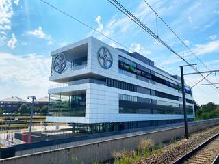 De state of the art kantoorruimtes "The Pulse" (het ex-Bayer gebouw) situeren zich in het Airport District in Zaventem. Het volledige...