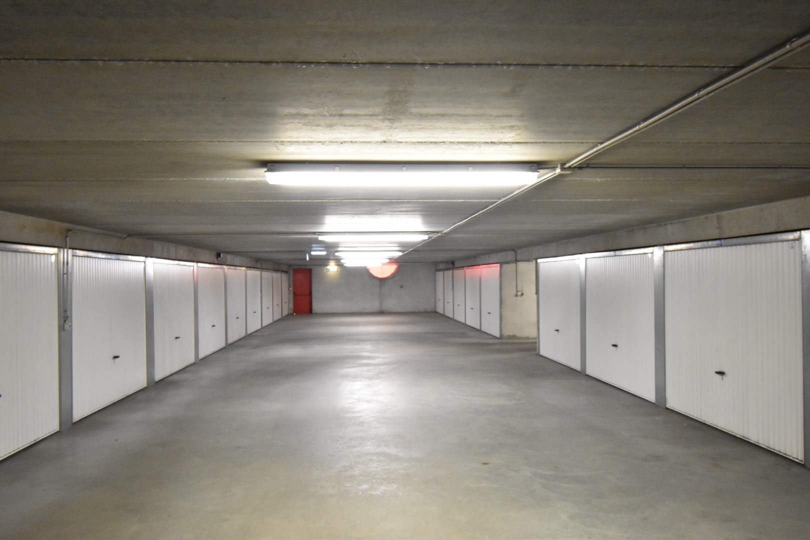 Goed bereikbare garagebox nabij het commerciële centrum van Knokke! - foto 3