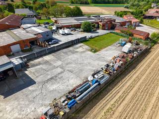 ZONE DE STOCKAGE (+2.000M²) sur un EMPLACEMENT STRATEGIQUE dans une zone industrielle de classe I, ce bien allie FONCTIONNALITE ET...