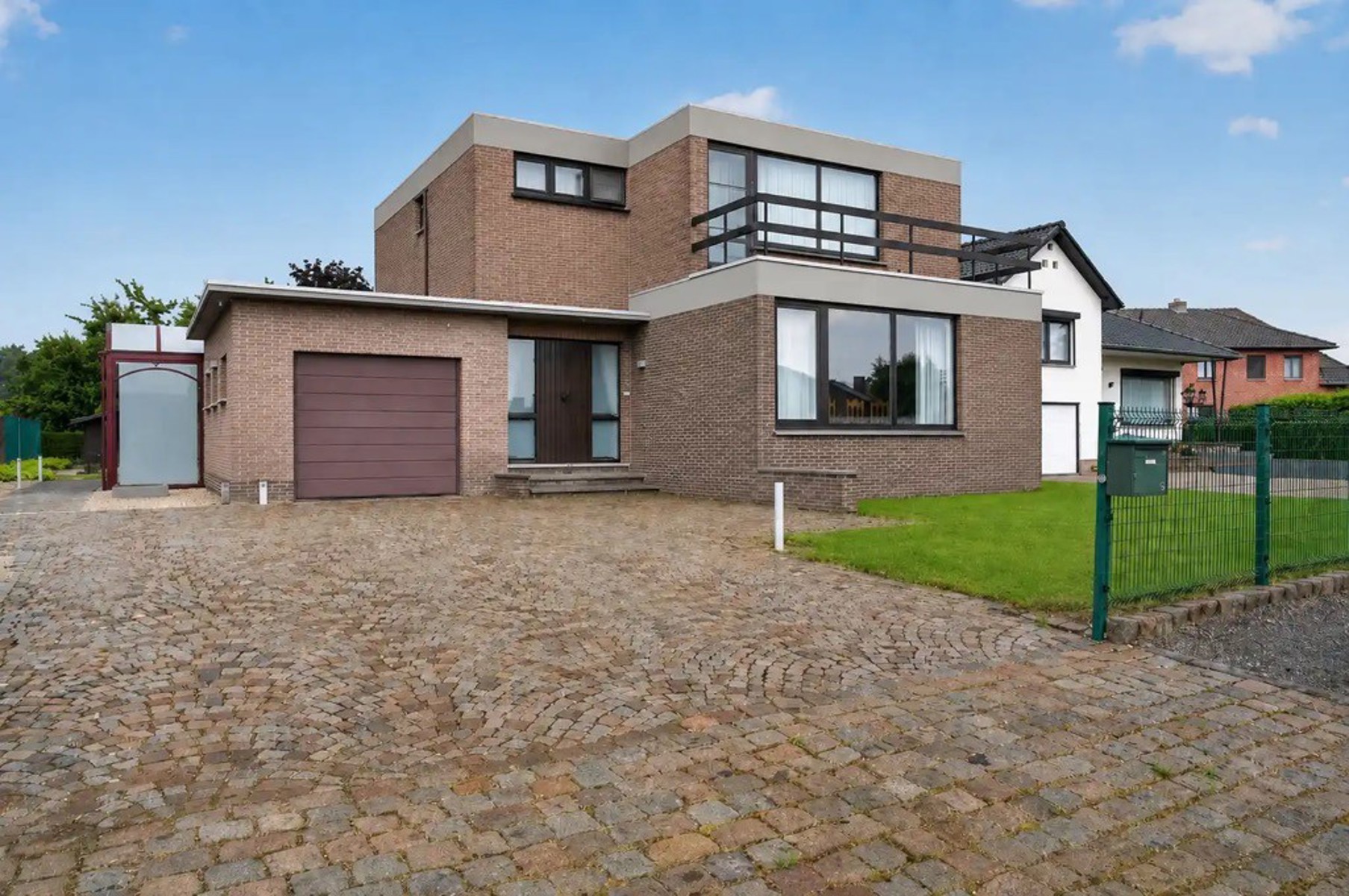 Verzorgde gezinswoning met ruimte en comfort - foto 3