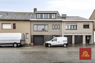 Welkom in deze ruime gezinswoning gelegen in Hofstade. Dit solide pandb (betonconstructie) biedt een totale woonoppervlakte van 274 m² op...