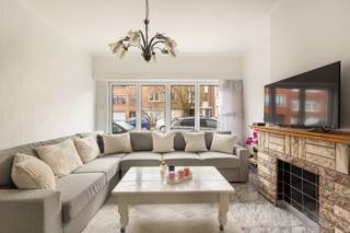 Gerenoveerd gelijkvloers comfort-appartement met 3 slpk, veranda (20 m²), grote tuin (83 m²) en dubbele garage (45 m²) – WilrijkGelijkvloers,...