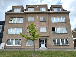 Slachthuisstraat 9 BruggeDit ruime appartement (123m²) bevindt zich in een zijstraat van de Sint-Pieterskaai, vlakbij het stadscentrum en...