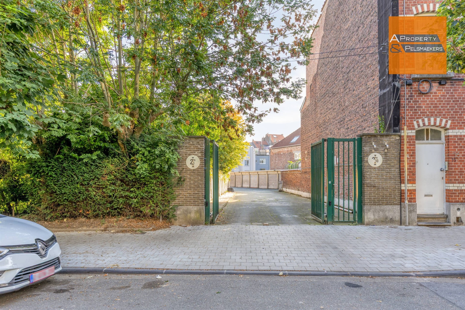 29 gesloten garageboxen te koop in een lot. - foto 1