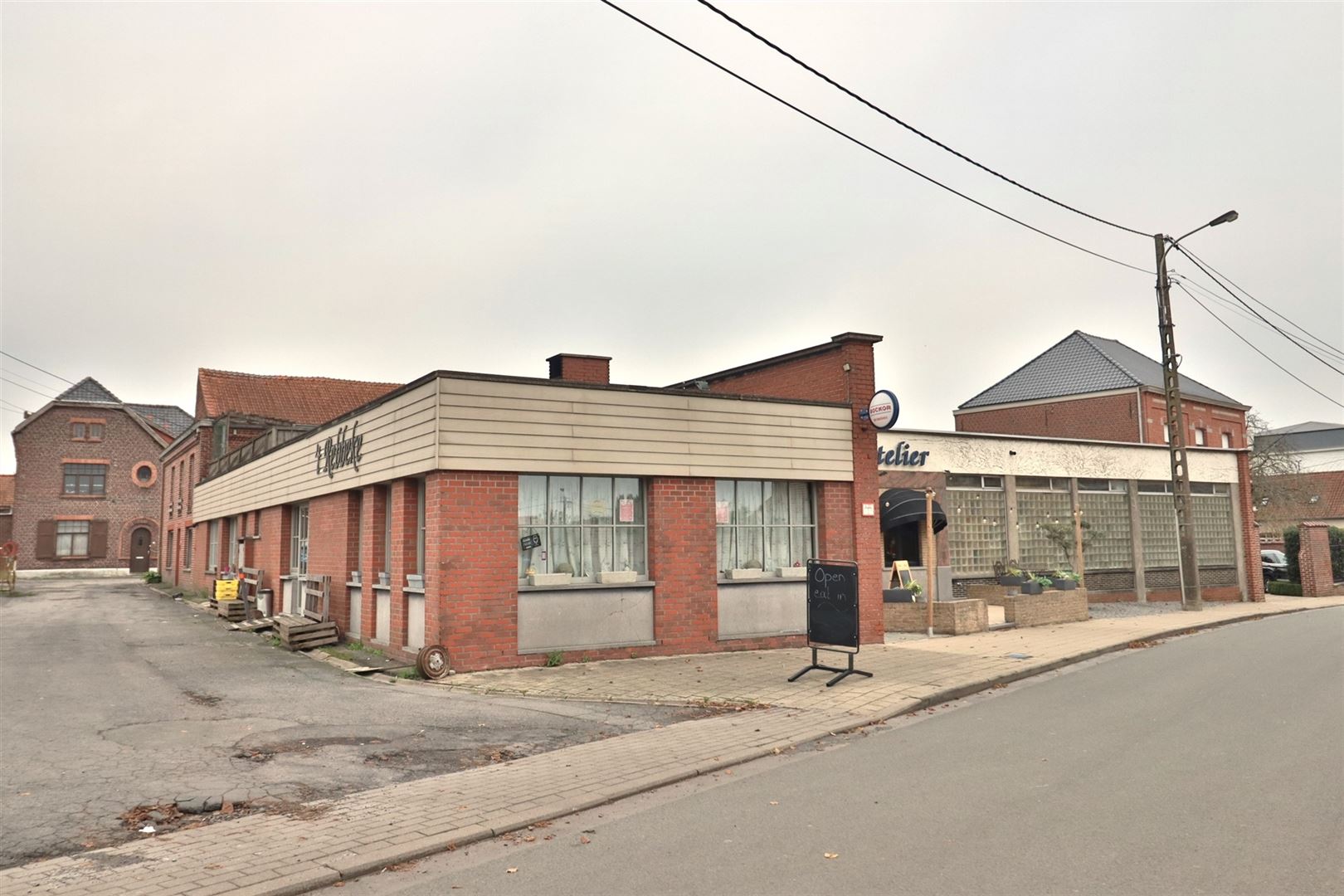 Bedrijfsgebouw - foto 1