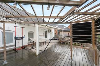 Dit ruime duplexappartement van 155m² in Wommersom met twee slaapkamers en een terras biedt een unieke combinatie van wonen, ruimte en potentieel...