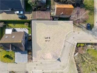 In een nieuwe woonbuurt 'Akkerrand', aan een invalsweg van de Oostmeetstraat ligt een mooi stuk bouwgrond (lot 5) met een oppervlakte van 497 m²,...
