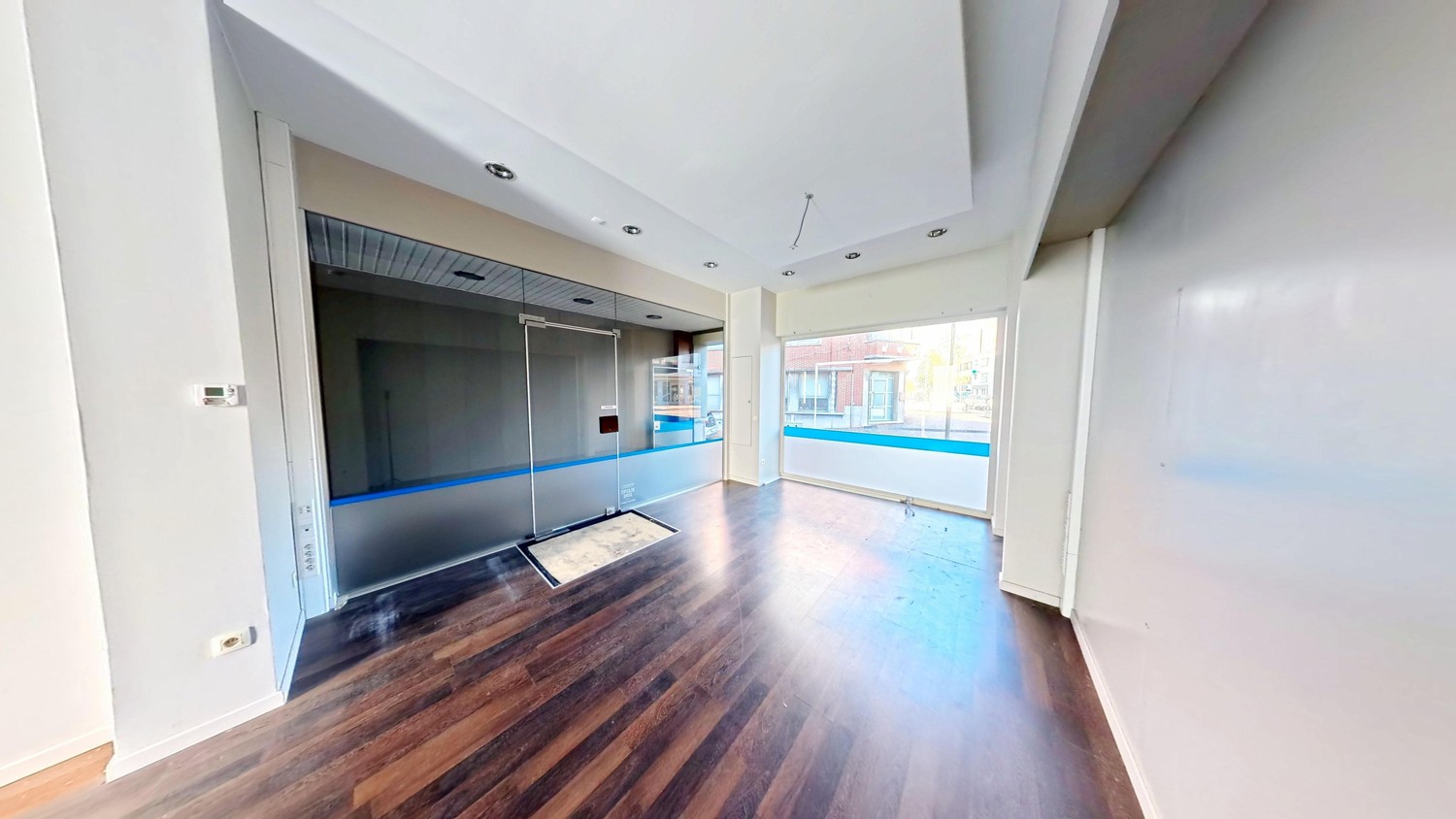 Handelspand met zeer ruim appartement in het centrum Brakel! - foto 3