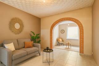 Goed gelegen TOFFE WONING met 3 slaapkamers, GARAGE en TUIN. INDELING: inkom en traphal, keuken met eetplaats, RUIME woonkamer,...