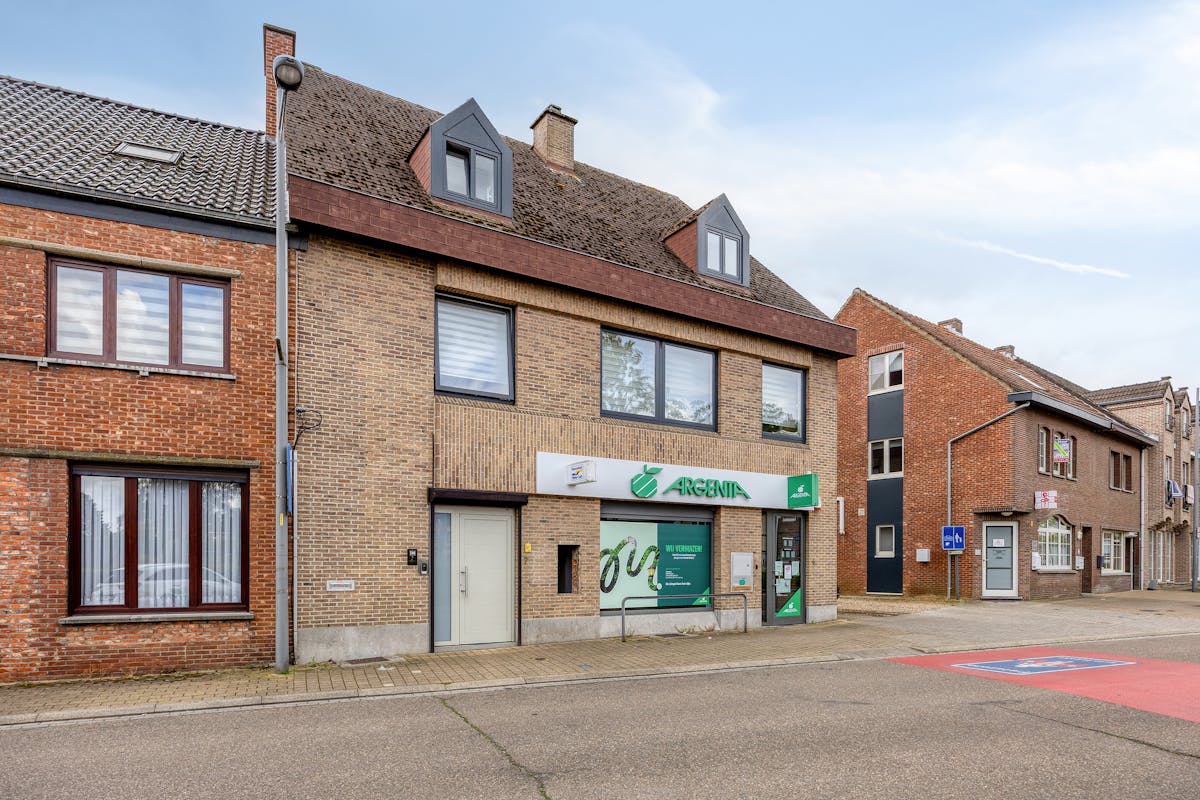 Handelspand van 176 m² op commerciële topligging in Beverlo-centrum - foto 4