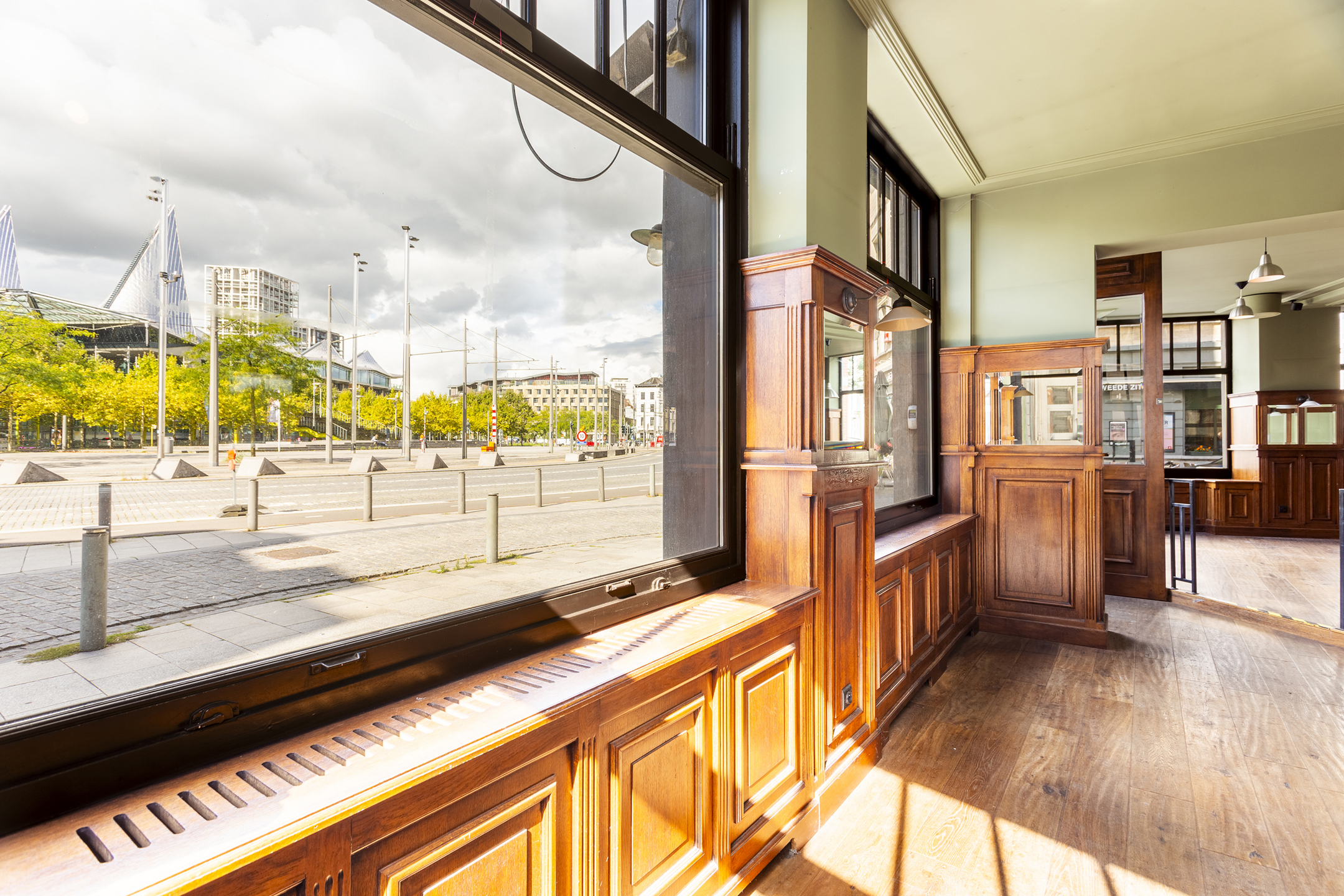 Commercial à louer à Anvers - photo 1