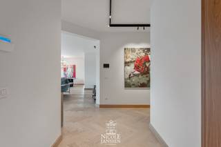 Wie kiest voor kwaliteit, kiest voor dit uitzonderlijke penthouse. Hier gaan luxe en comfort hand in hand. Elke ruimte ademt klasse, met...