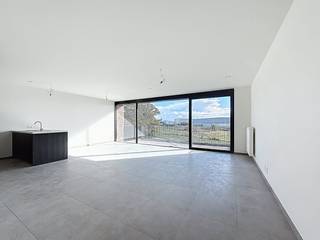 In de Rodestraat 85A te Veurne vinden we dit modern appartement met 2 ruime slaapkamers en gezellig terras . Het appartement is volledig nieuw...