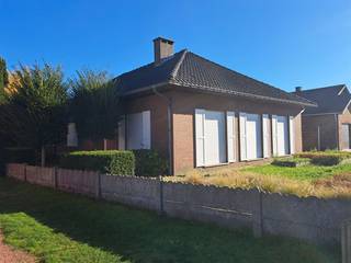 Welkom in deze charmante woning gelegen in het pittoreske Vorselaar. Met een bewoonbare oppervlakte van 166m² op een royaal perceel van 1167m²,...
