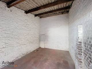 Te koop: Garagebox in centrum van Eeklo – Ideale investering of veilige parkeerplek!Bent u op zoek naar een veilige en makkelijk toegankelijke...