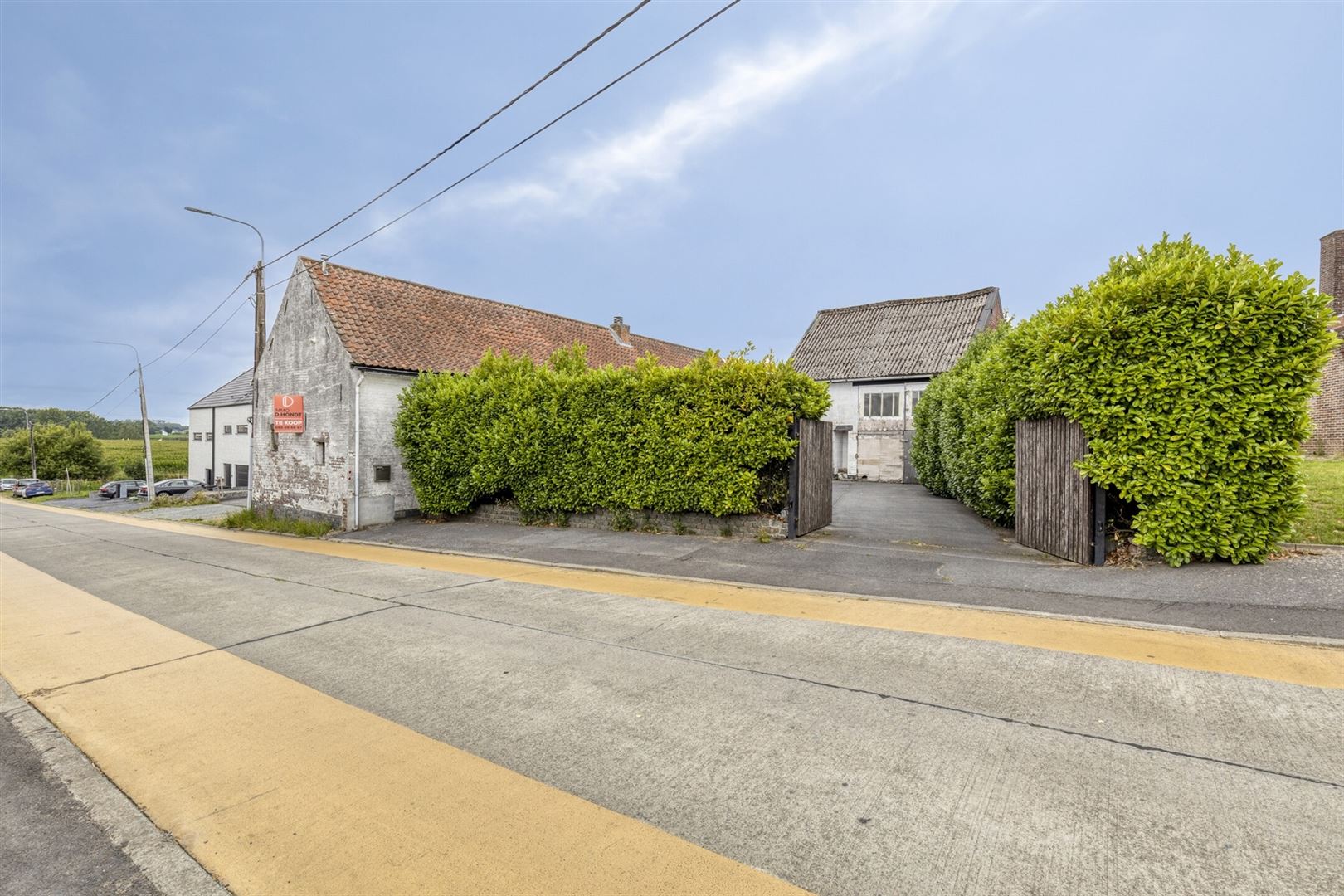 Hoeve + bijgebouw - foto 1