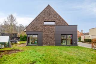 Unieke open bebouwing nabij het centrum van HofstadeOntdek deze unieke open bebouwing, gelegen in een rustige straat nabij het centrum van Hofstade...