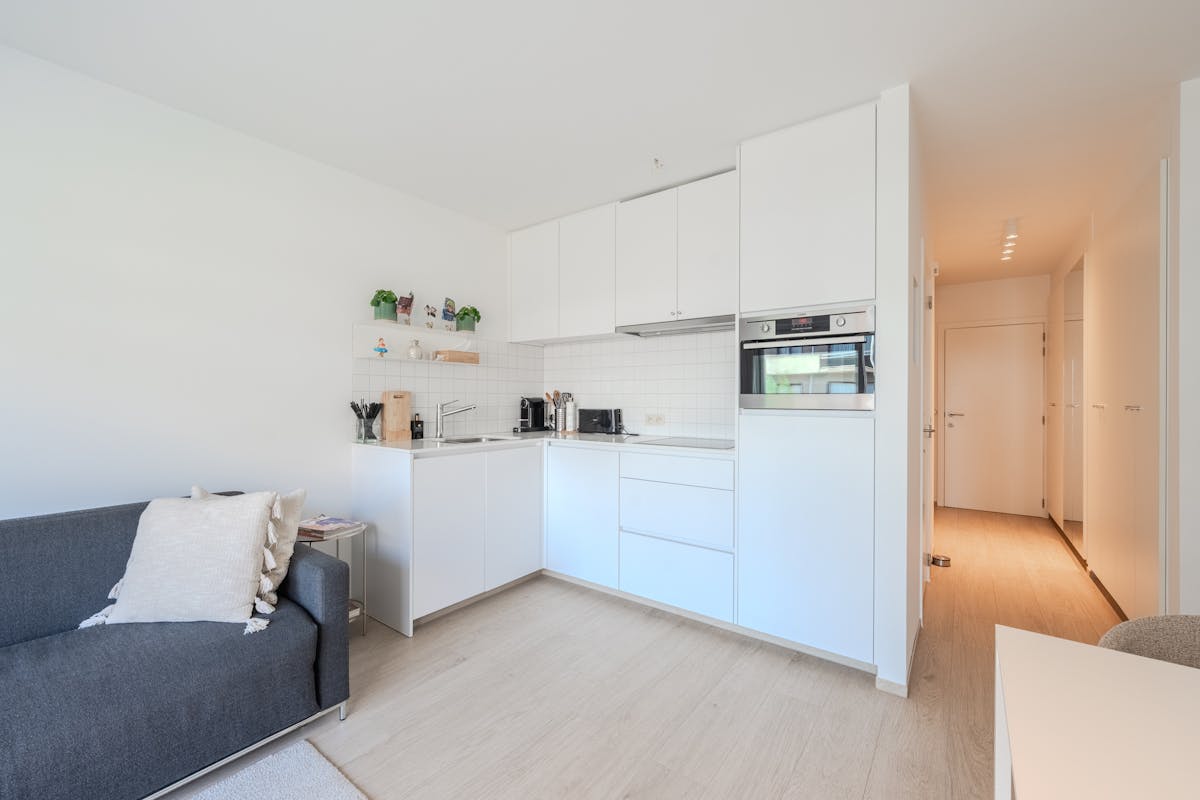 Zonnige studio met slaaphoek te koop te centrum Middelkerke! - foto 4