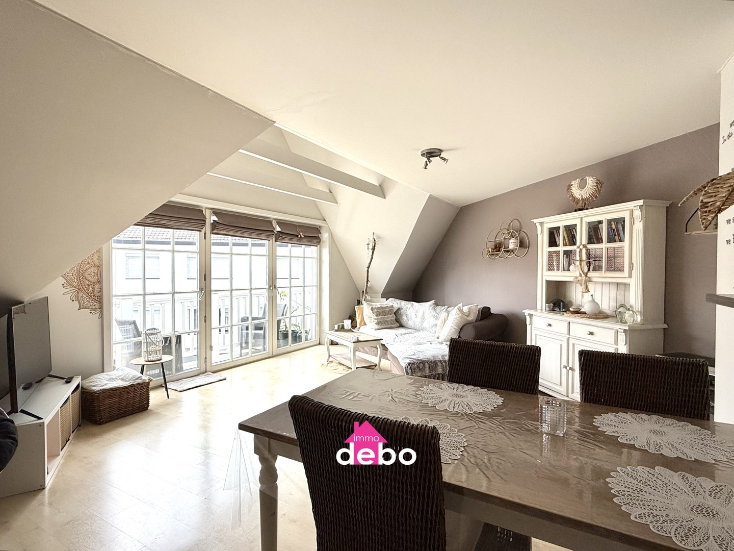 Stijlvol duplexappartement met 2 slaapkamers en overdekte staanplaats - photo 1