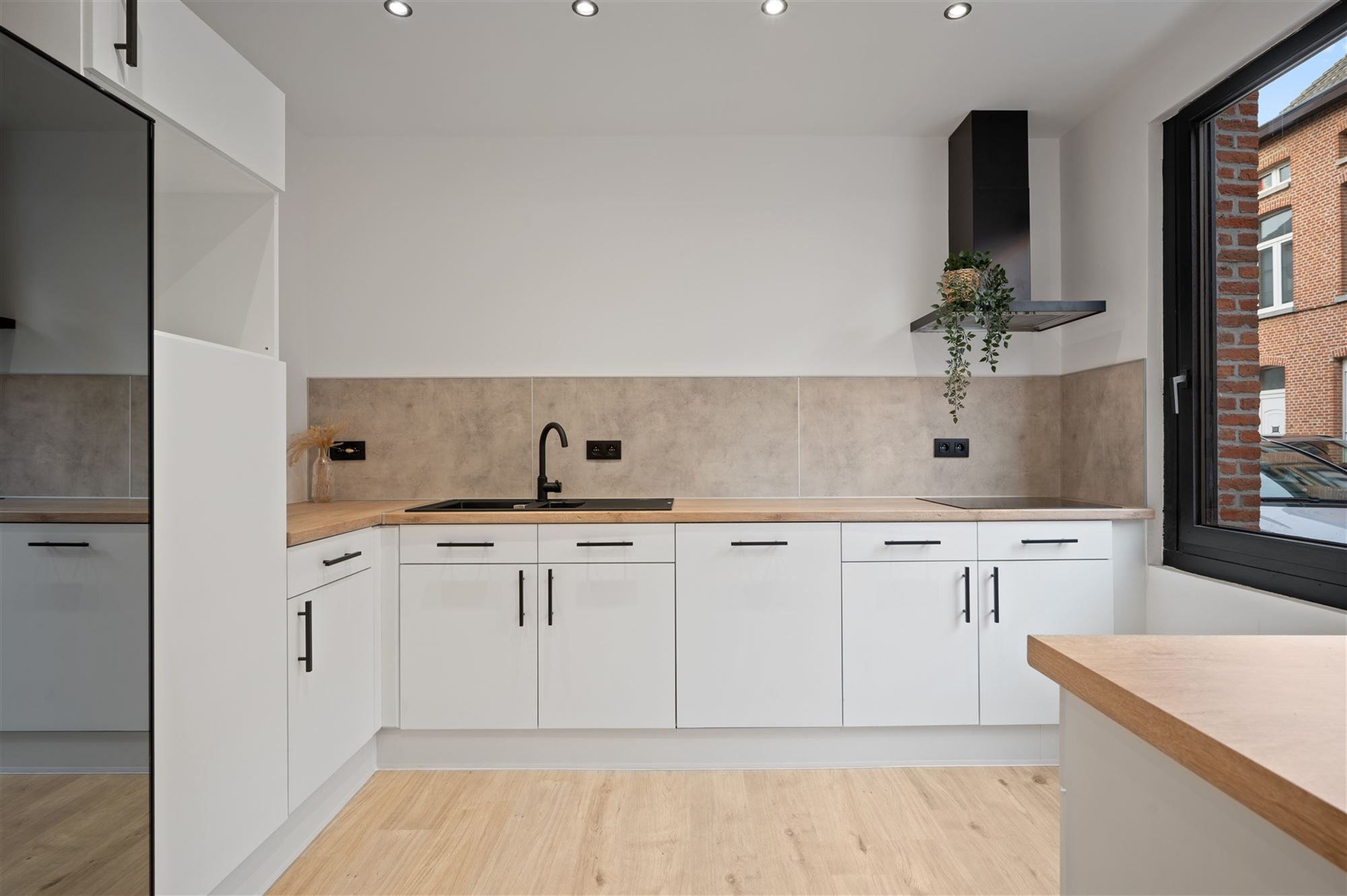 Vernieuwde woning met 3 kamers en tuin in rustige straat - foto 5