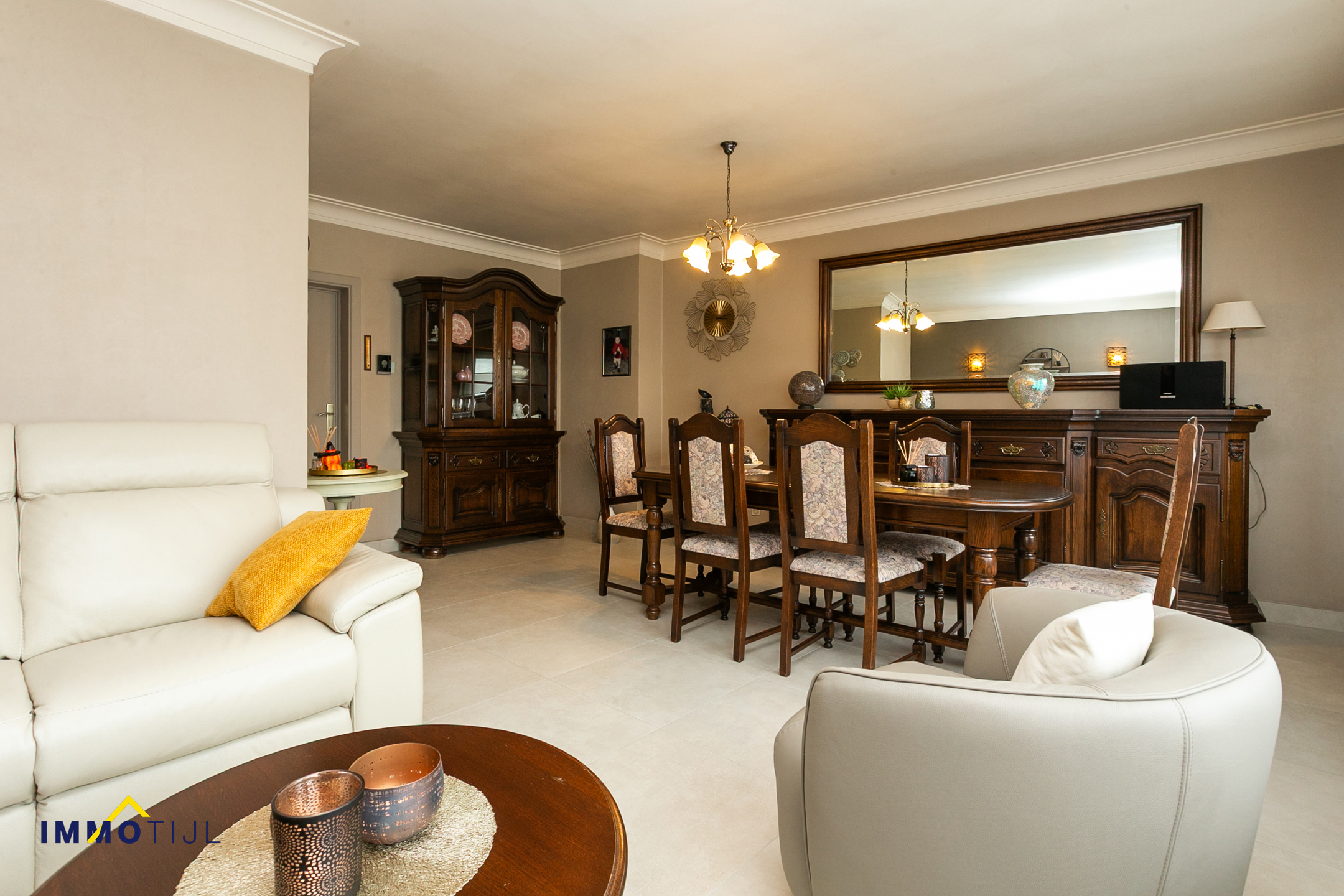 Instapklare woning nabij centrum met garage! - foto 4