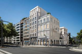 Là où grandeur et vie urbaine se rencontrent…

Au cœur vibrant d’Anvers, entre la verdure apaisante du Stadspark et l’ambiance animée du Theaterplein, s’élève Mirador – un nouveau repère architectural qui redéfinit la notion d’habitat prestigieux. Ici, vous optez pour bien plus qu’un simple appartement: vous choisissez une véritable expérience résidentielle, où luxe, confort et esthétique se conjuguent pour créer un cadre de vie d’exception.

Mirador propose 18 appartements généreux de 2 et 3 chambres, harmonieusement répartis sur 4 volumes entourant une paisible toiture-jardin. Chaque logement offre des espaces de vie lumineux, de belles hauteurs sous plafond et une atmosphère élégante inspirée par un design contemporain raffiné. Les matériaux haut de gamme, sélectionnés avec soin, reflètent une qualité durable qui sublime votre quotidien.

Votre intérieur devient le reflet de votre personnalité grâce à un budget de finition largement personnalisable. Vous bénéficiez de marques reconnues pour leur savoir-faire, leur fiabilité et leur design intemporel, vous permettant d’aménager chaque pièce selon vos goûts et vos exigences.

Mirador dispose également d’un garage souterrain ainsi que d’emplacements vélos communs, répondant parfaitement aux besoins du mode de vie urbain moderne.
Prix hors droits d’enregistrement et TVA.

Possibilité d’appliquer le taux réduit de 6% sur la partie construction, sous conditions légales.
Contactez-nous pour toute information complémentaire.