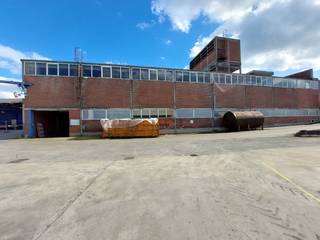 Loods / werkplaats van 1152 m², geschikt als opslagplaats of als atelier. Vlotte verbinding ten opzichte van de autosnelwegen. <br /><br />Voor meer info bel of mail Jasper: 0479/27 71 92 - jasper@immopottelberg.be