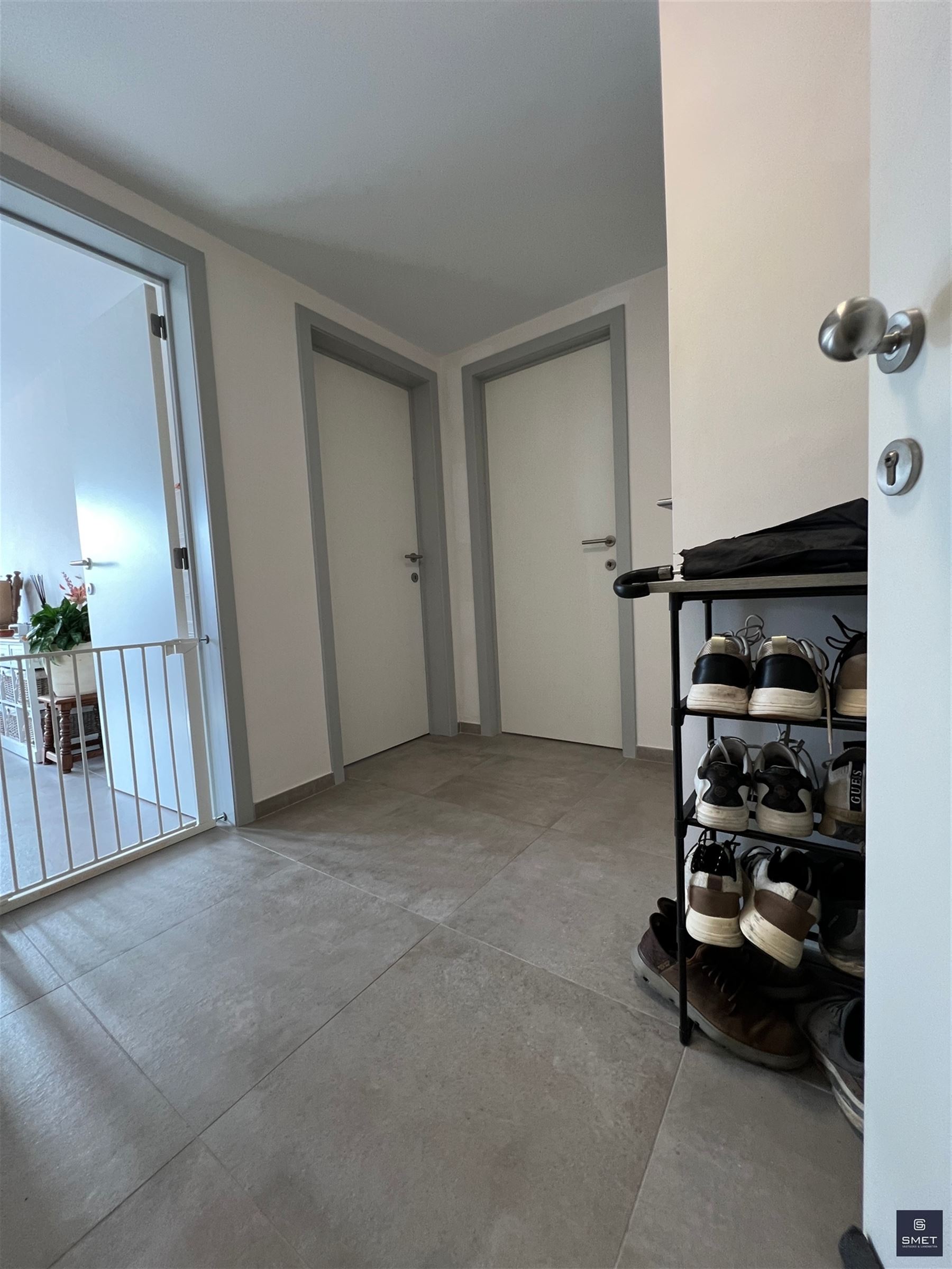 RECENT, MODERN APPART. MET 2 SLPKS EN AUTOSTAANPL. - foto 4