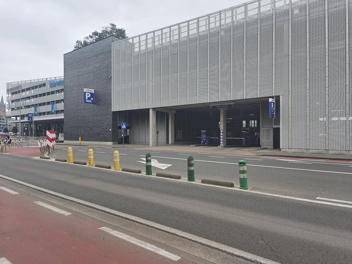 3 autostaanplaatsen te koop nabij station van Blankenberge - foto 1