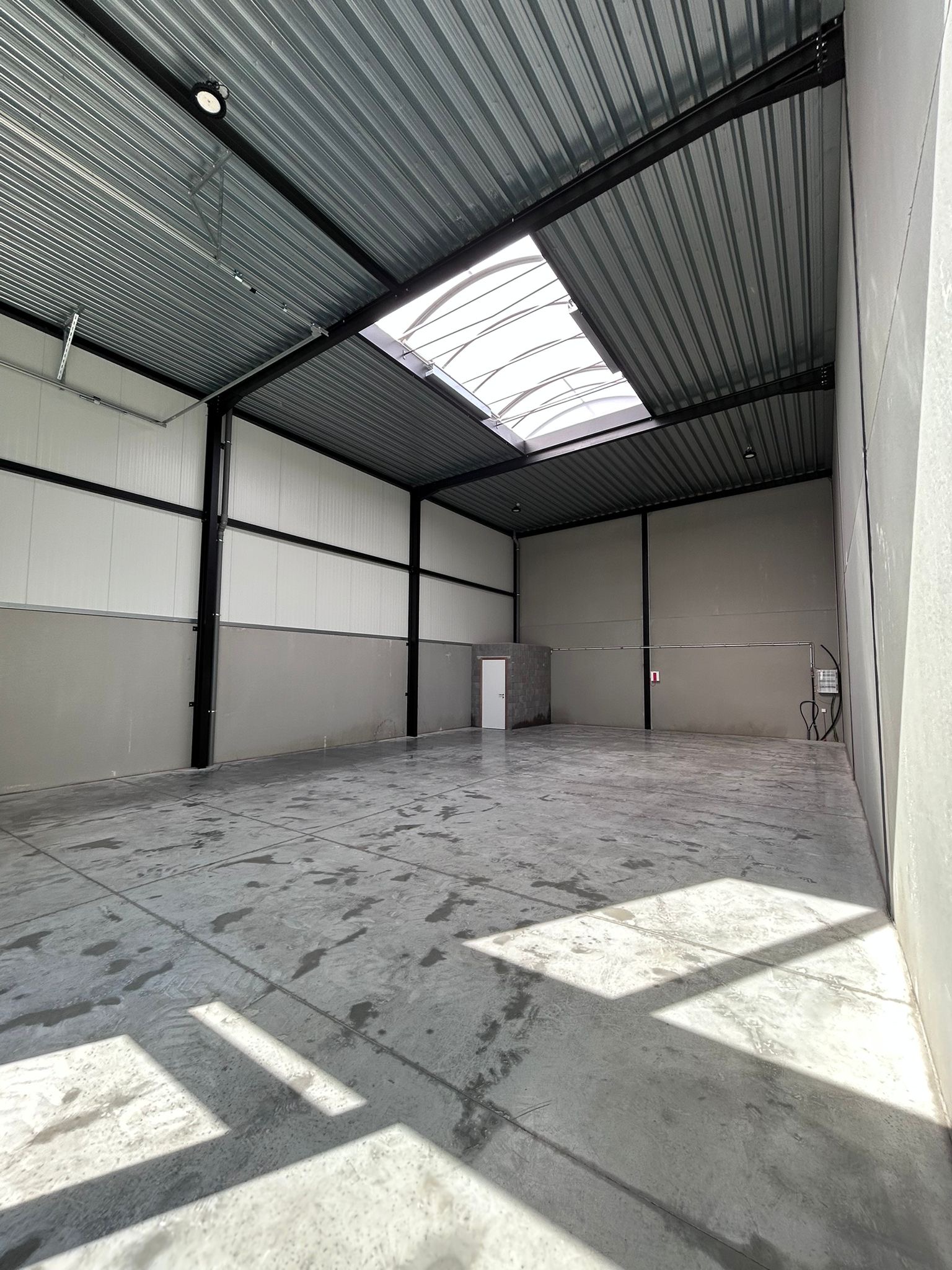 Commercial à louer à Ypres - photo 2
