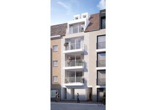 Au rez-de-chaussée du petit projet de construction "Clément", se trouve cet élégant appartement, idéalement situé à courte distance de la plage et du centre de Heist.<br /><br />L'architecture épurée, les grandes baies vitrées et l'aspect frais offrent un environnement de vie moderne et agréable. À l'arrière de la résidence, vous pourrez profiter d'une grande terrasse ensoleillée privative avec un jardin attenant.<br /><br />Cet appartement économe en énergie est entièrement préparé pour l'avenir, équipé d'une pompe à chaleur et de panneaux solaires photovoltaïques qui fournissent de l'énergie verte.<br /><br />Investissez sans souci dans un projet de construction à seulement 200 mètres de la mer.<br /><br />Disposition :<br /><br />- Hall d'entrée.<br />- Toilettes.<br />- Grande buanderie.<br />- Cuisine ouverte avec coin repas attenant.<br />- Salon lumineux avec terrasse ensoleillée privative et jardin attenant.<br />- Grande chambre principale.<br />- Salle de bain.<br />- Deuxième chambre.<br /><br />La disposition de l'appartement peut être adaptée selon vos souhaits en concertation avec le promoteur.<br /><br />Un avantage supplémentaire est le rangement privatif supplémentaire et un local à vélos commun.<br /><br />Livraison prévue à l'automne 2026.<br /><br />Intéressé(e) ? Contactez-nous, nous serons heureux de vous accueillir au bureau.