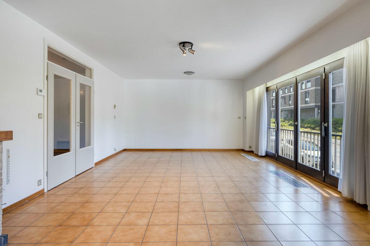 Appartement te koop met 2 kamers, terras en garage in Ieper - foto 5