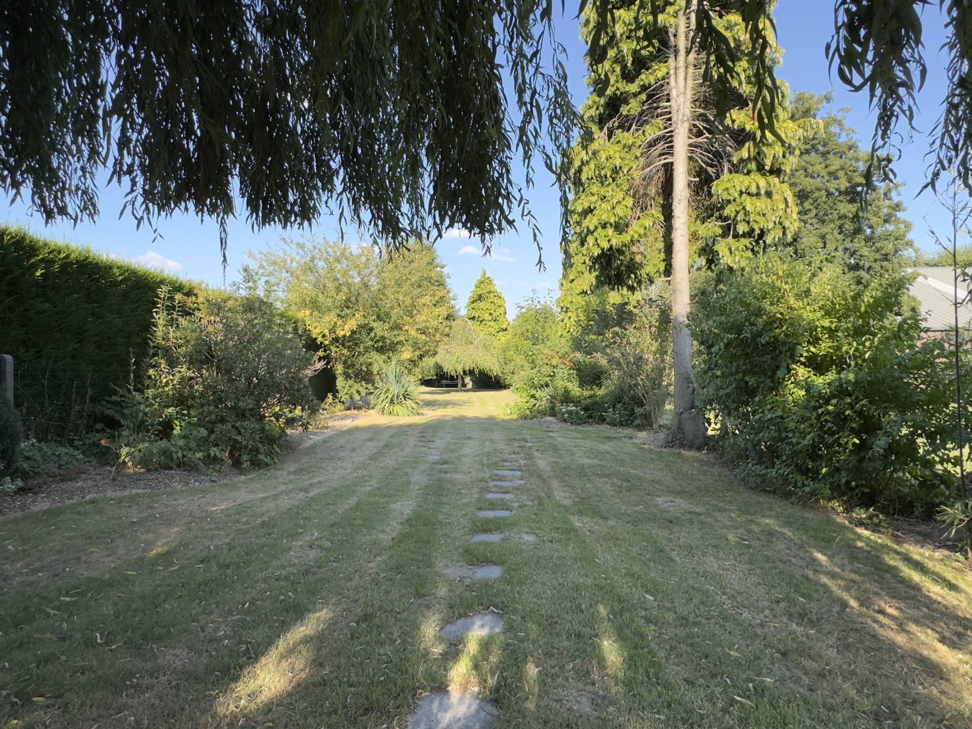 Ruime, charmante woning met 4 slk en prachtige tuin - foto 3