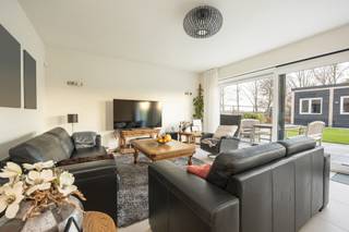 Palton troeven- Moderne instapklare woning- Uitstekende EPC-score A+- Zonnepanelen met batterij en warmtepompWelkom in de Akkerstraat 12 te Weelde!...