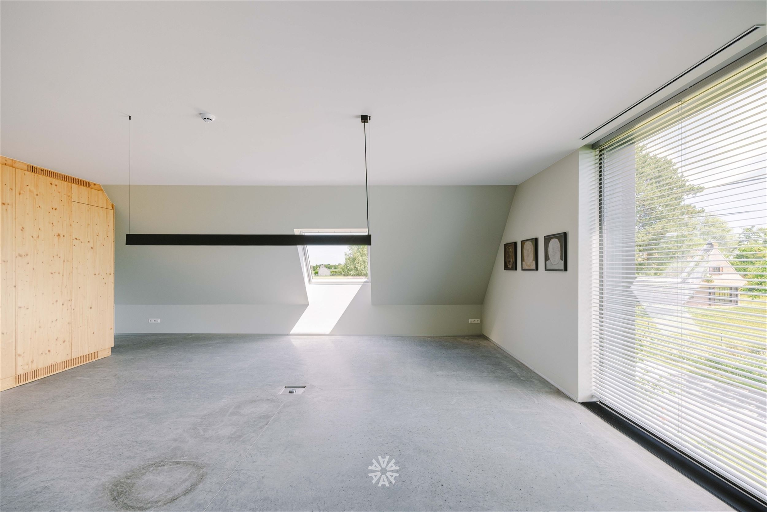 Ruim magazijn/loods en luxueus kantoorgebouw te Nazareth - foto 4