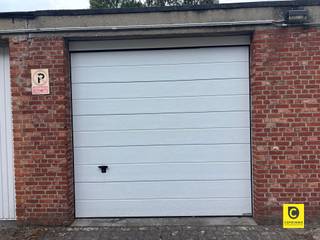 Garage box spacieux à louer ! Dimensions :Profondeur : 6.75mLargeur : 3.4mLargeur du portail : 2.5mhauteur du portail : 2.24m Vous êtes en visite ?...