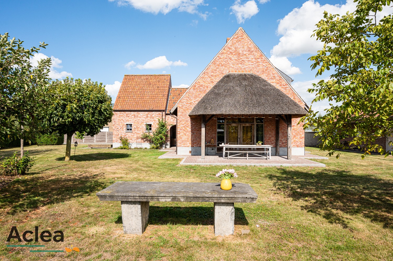 Karaktervol landhuis met paardenstal op 5.943m² in een groene omgeving - foto 3