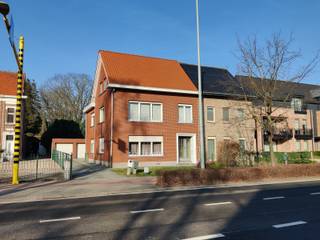 Opbrengsteigendom met twee appartementen op een CENTRALE locatie te Sint Job in t Goor. Dit interessant beleggingsproject biedt een...