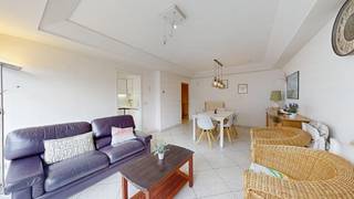 In Residentie Wishbone in Duinbergen bevindt zich dit volledig gemeubelde appartement met een prachtig lateraal zeezicht, op slechts enkele...