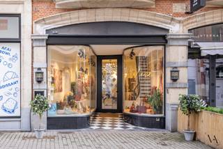 In de levendige Parijsstraat in Leuven bevindt zich deze uitzonderlijk gerenoveerde stadswoning met winkelruimte, ideaal voor wie wonen en werken...