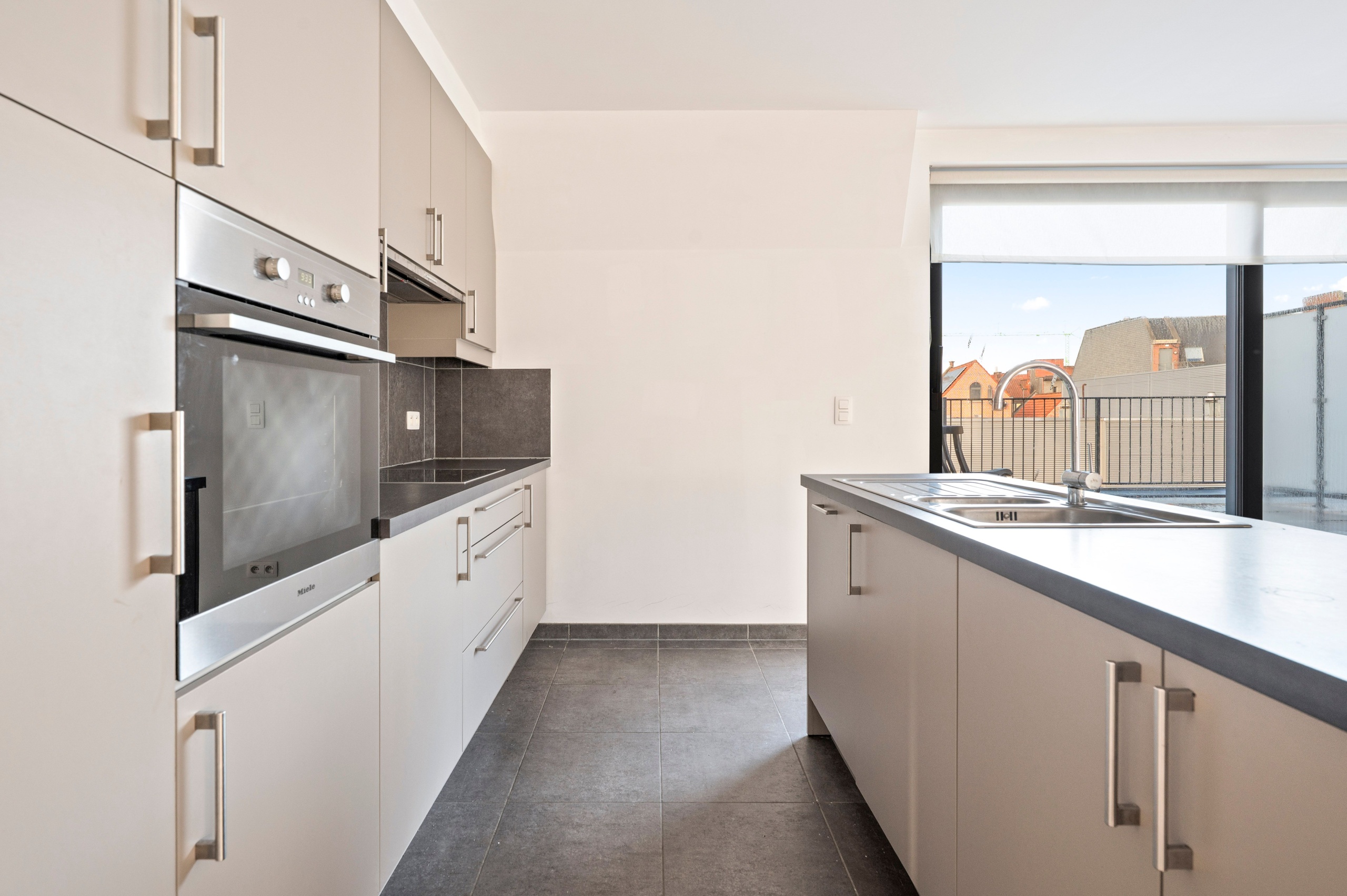 Apartment for rent in Schoten with 4 bedrooms - photo 4