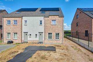 Ruime instapklare gezinswoning met zicht op achterliggend groen.Deze zeer ruime en instapklare BEN nieuwbouwwoning is gelegen te Oudsbergen...