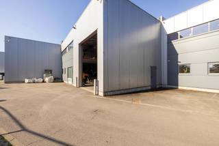 Gunstig gelegen, recente KMO-unit van 672 m² te Vorselaar!Deze recente KMO-unit wordt momenteel gebruikt als opslagruimte maar kan ingericht worden...