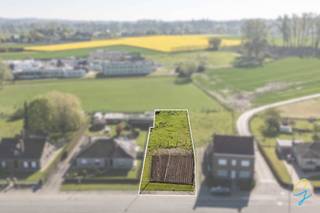 Ce terrain à bâtir pour une construction individuelle est situé dans la commune rurale de Viane, rattachée à Geraardsbergen. Il bénéficie...