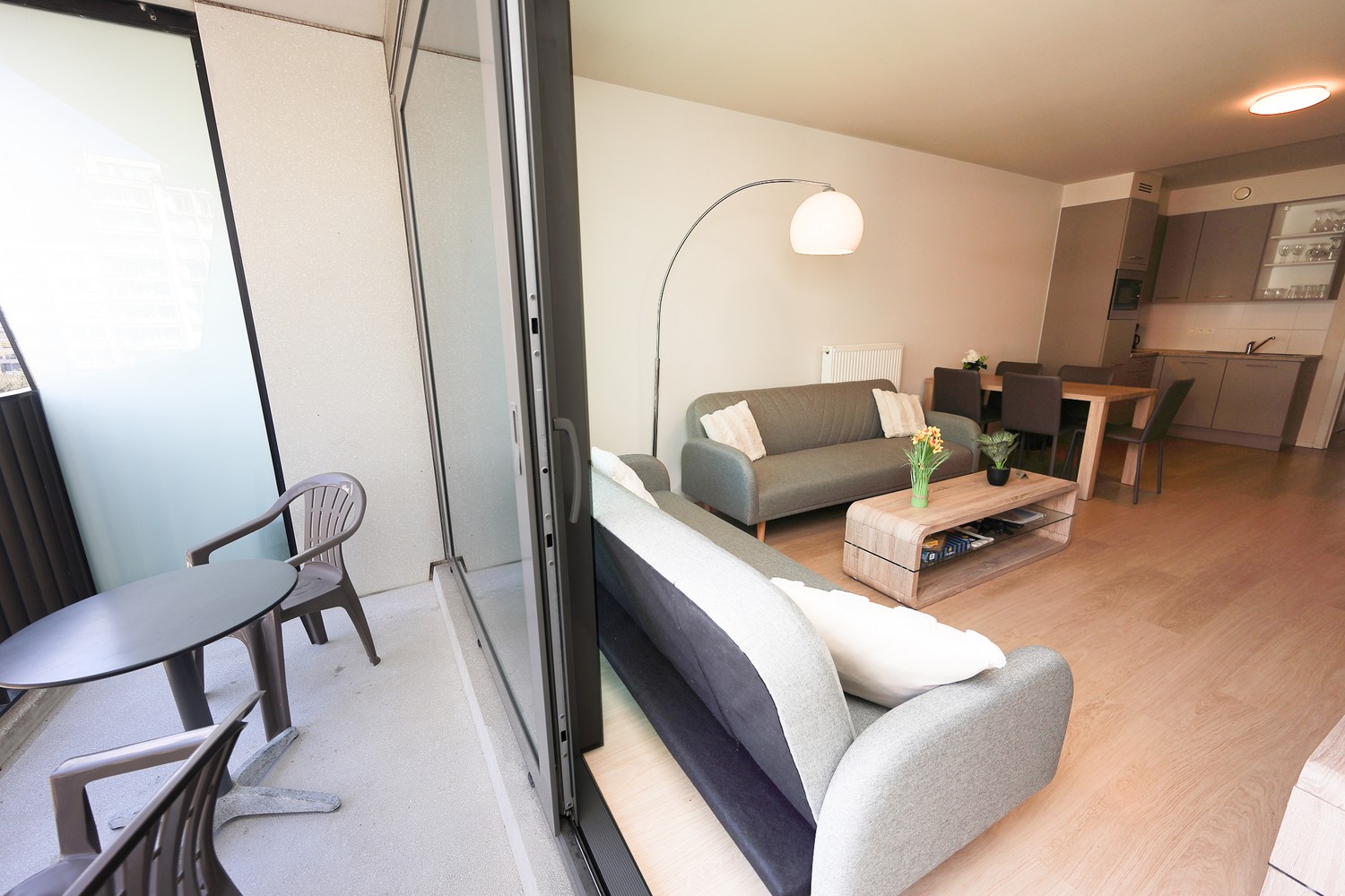 Modern appartement met 2 slaapkamers en zonneterrassen nabij de Zeedijk ! - foto 4