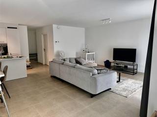 Dit 3 slaapkamer appartement, gelegen op de eerste verdieping, is gelegen in de residentie "Paddenhoek te Kluisbergen.  Op wandelafstand van de AD...