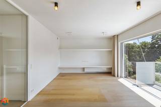 Op een uitstekende locatie te Mechelen bevindt zich dit energiezuinige appartement met 2 slaapkamers en kelderberging. U bevindt zich hier...