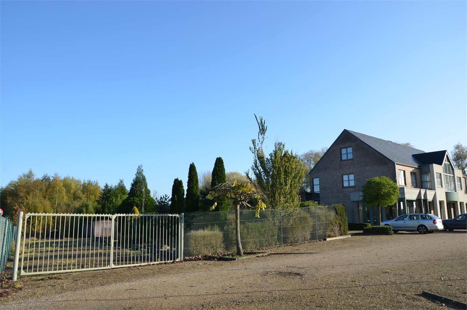 Ruim duplex appartement met winkel en serres - foto 3